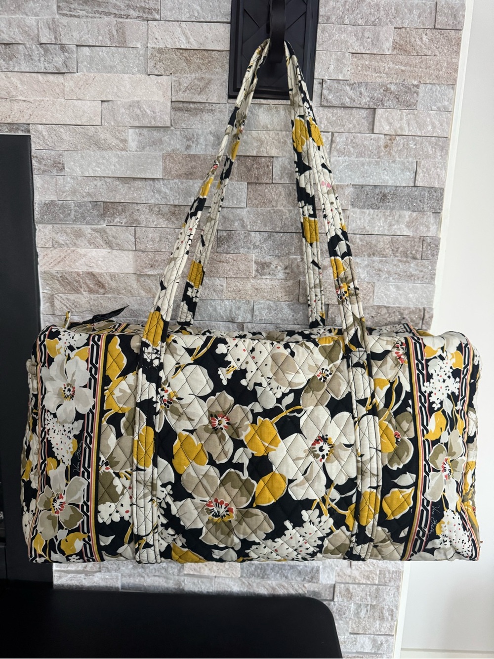VERA BRADLEY Dogwood 2011 Large Duffle Bag 2 Handles Zip Top Yellow Black Floral